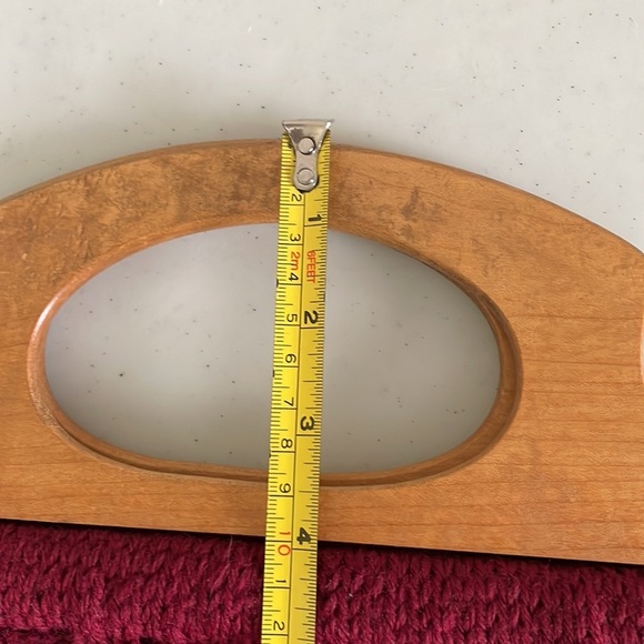 Knitted Handbag With Wooden Handle - Picture 6 of 11